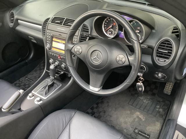 SLK SLK200コンプレッサー 後期モデル・禁煙車・純正HDDナビ・Bluetooth・黒革メモリーパワーシート左右・エアースカー(15枚目)