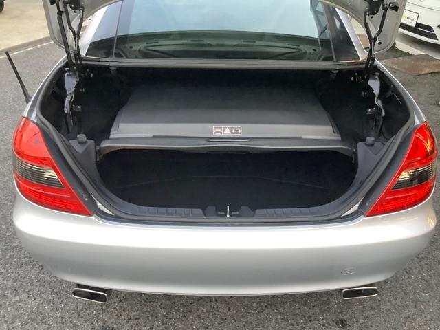 SLK SLK200コンプレッサー 後期モデル・禁煙車・純正HDDナビ・Bluetooth・黒革メモリーパワーシート左右・エアースカー(19枚目)