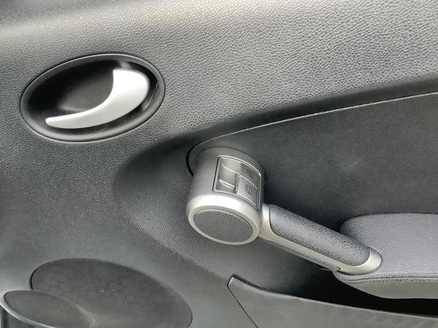 SLK SLK200コンプレッサー 後期モデル・禁煙車・純正HDDナビ・Bluetooth・黒革メモリーパワーシート左右・エアースカー(35枚目)