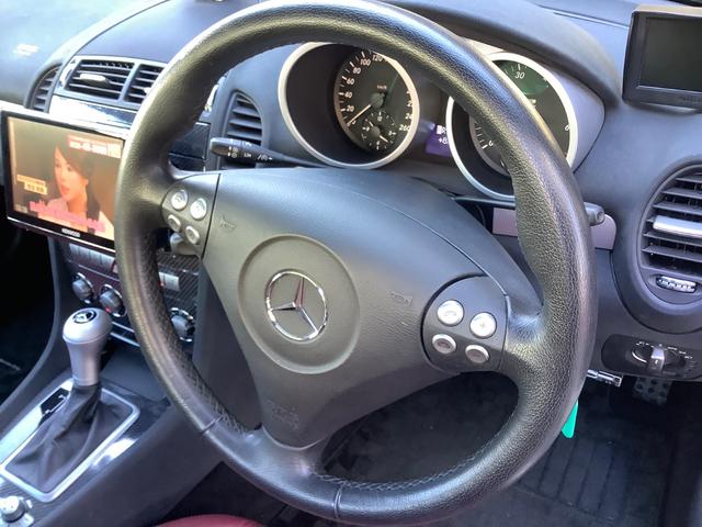 ＳＬＫ ＳＬＫ２００コンプレッサー　禁煙車・ケンウッドＳＤナビ・ＴＶフルセグ・Ｂｌｕｅｔｏｏｔｈ・バックモニター・ＧＰＳ内蔵スピードレーダー・赤革メモリーパワーシートヒーター・エアースカー・風の巻き込み防止ドラフトストップ・ベンツ純正（16枚目）