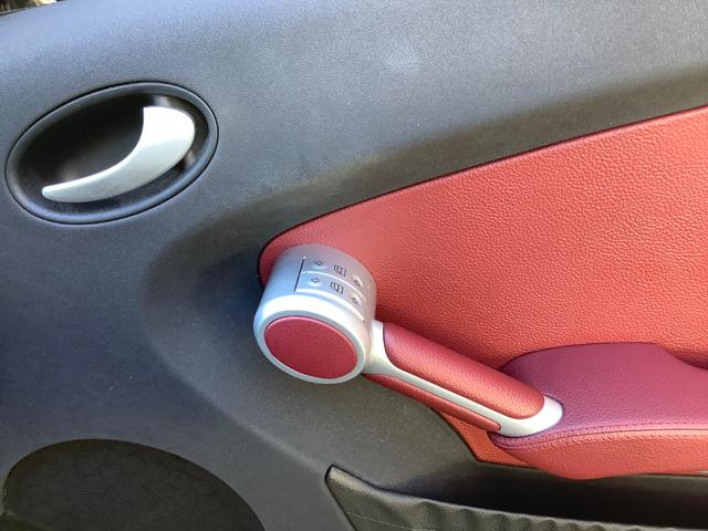 ＳＬＫ ＳＬＫ２００コンプレッサー　禁煙車・ケンウッドＳＤナビ・ＴＶフルセグ・Ｂｌｕｅｔｏｏｔｈ・バックモニター・ＧＰＳ内蔵スピードレーダー・赤革メモリーパワーシートヒーター・エアースカー・風の巻き込み防止ドラフトストップ・ベンツ純正（31枚目）