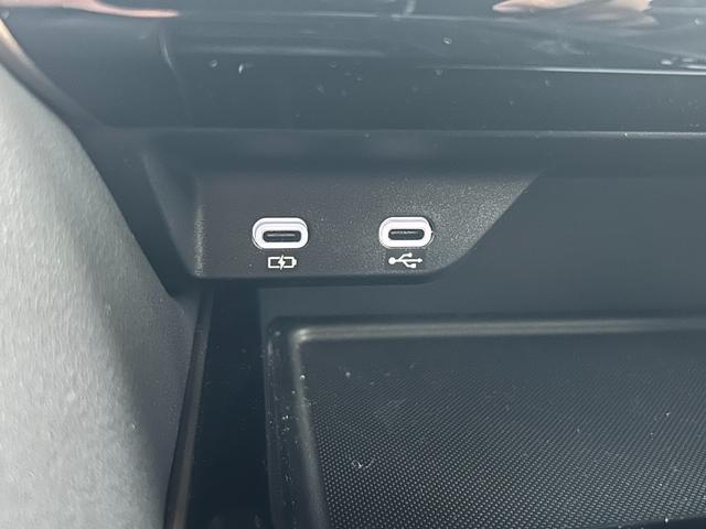 アルファードハイブリッド Ｘ　ＥＴＣ　パノラミックビューモニター（64枚目）