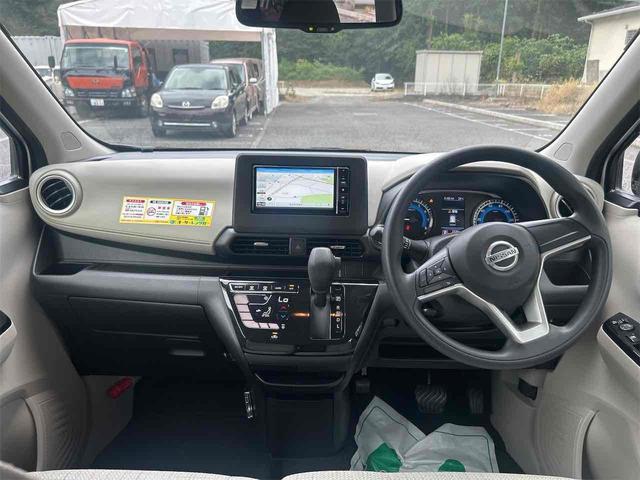 デイズ 　ＥＴＣ　全周囲カメラ　ナビ　ＴＶ　クリアランスソナー　スマートキー　アイドリングストップ　電動格納ミラー　ベンチシート　ＣＶＴ　アルミホイール　エアコン　パワーステアリング（5枚目）
