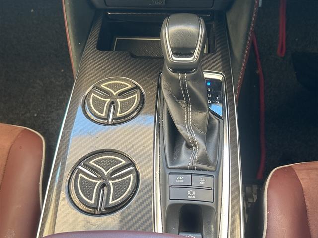 クラウンハイブリッド ＲＳアドバンス　ドライブレコーダー　クリアランスソナー　レーンアシスト　ナビ　ＴＶ　アルミホイール　オートマチックハイビーム　オートライト　ＣＶＴ　シートヒーター　スマートキー　電動格納ミラー　パワーシート　ＵＳＢ（25枚目）