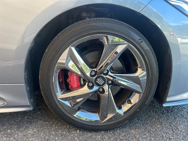 クラウンハイブリッド ＲＳアドバンス　ドライブレコーダー　クリアランスソナー　レーンアシスト　ナビ　ＴＶ　アルミホイール　オートマチックハイビーム　オートライト　ＣＶＴ　シートヒーター　スマートキー　電動格納ミラー　パワーシート　ＵＳＢ（28枚目）