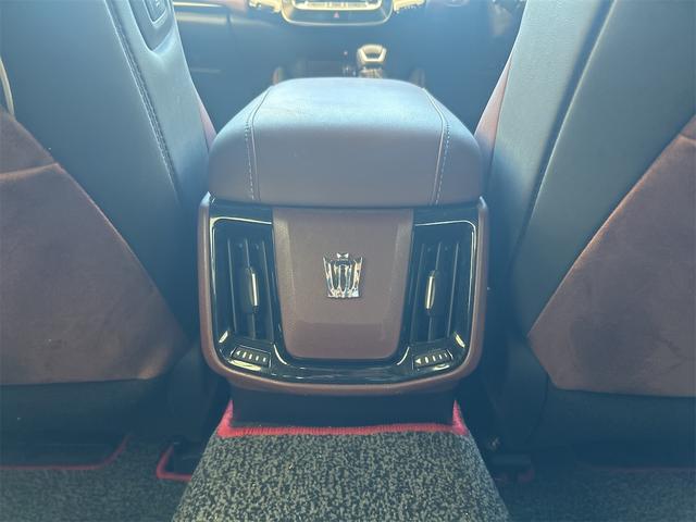 クラウンハイブリッド ＲＳアドバンス　ドライブレコーダー　クリアランスソナー　レーンアシスト　ナビ　ＴＶ　アルミホイール　オートマチックハイビーム　オートライト　ＣＶＴ　シートヒーター　スマートキー　電動格納ミラー　パワーシート　ＵＳＢ（29枚目）