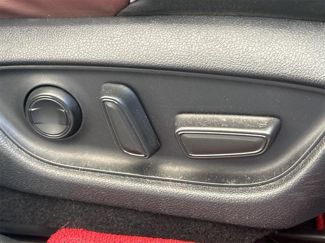 クラウンハイブリッド ＲＳアドバンス　ドライブレコーダー　クリアランスソナー　レーンアシスト　ナビ　ＴＶ　アルミホイール　オートマチックハイビーム　オートライト　ＣＶＴ　シートヒーター　スマートキー　電動格納ミラー　パワーシート　ＵＳＢ（38枚目）