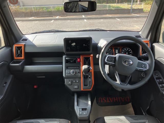 タフト 　バックカメラ　オートクルーズコントロール　衝突被害軽減システム　オートライト　スマートキー　アイドリングストップ　電動格納ミラー　シートヒーター　サンルーフ　ＣＶＴ　ＥＳＣ　アルミホイール　エアコン（2枚目）