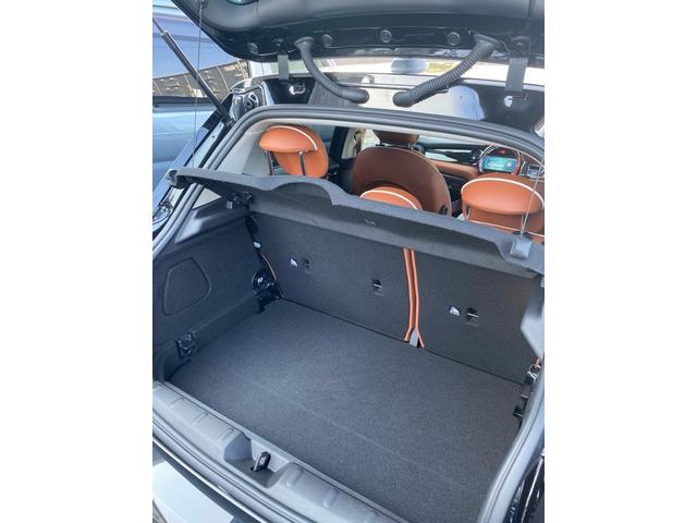 ＭＩＮＩ クーパーＤプレミアムプラスパッケージクラシックトリム　ワンオーナー　オプションレザーシート　シートヒーター　バックカメラ　アンビエントライト　アップルディスプレイ（29枚目）