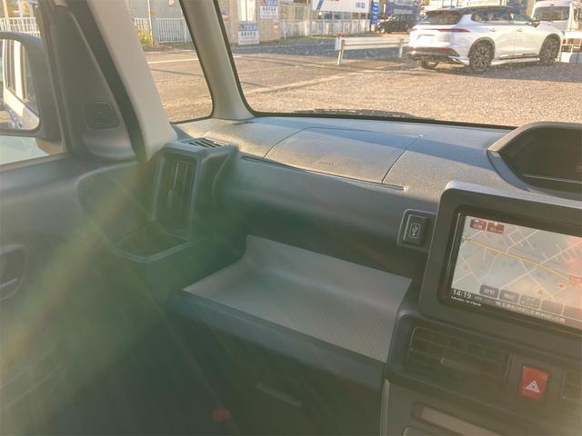 タント L 届け出済み未使用車 バックカメラ 両側スライドドア ナビ クリアランスソナー 衝突被害軽減システム オートライト LEDヘッドランプ スマートキー アイドリングストップ 電動格納ミラー CVT(8枚目)