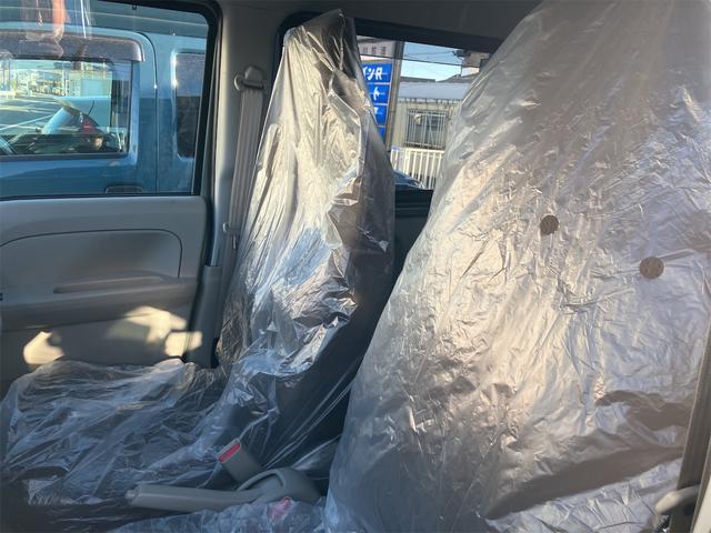 エブリイ PAリミテッド 届け出済み未使用車 両側スライドドア クリアランスソナー レーンアシスト 衝突被害軽減システム オートマチックハイビーム キーレスエントリー アイドリングストップ CVT 盗難防止システム ABS(14枚目)