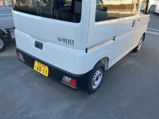 ハイゼットカーゴ DX 届け出済み未使用車 軽バン CVT クリアランスソナー 両側スライドドア キーレスエントリー オートマチックハイビーム エアコン パワーステアリング パワーウィンドウ 運転席エアバッグ(8枚目)