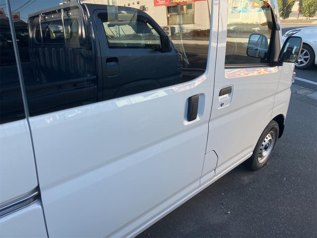ハイゼットカーゴ DX 届け出済み未使用車 軽バン CVT クリアランスソナー 両側スライドドア キーレスエントリー オートマチックハイビーム エアコン パワーステアリング パワーウィンドウ 運転席エアバッグ(10枚目)