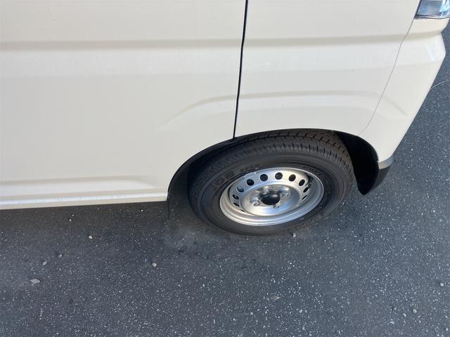 ハイゼットカーゴ DX 届け出済み未使用車 軽バン CVT クリアランスソナー 両側スライドドア キーレスエントリー オートマチックハイビーム エアコン パワーステアリング パワーウィンドウ 運転席エアバッグ(11枚目)