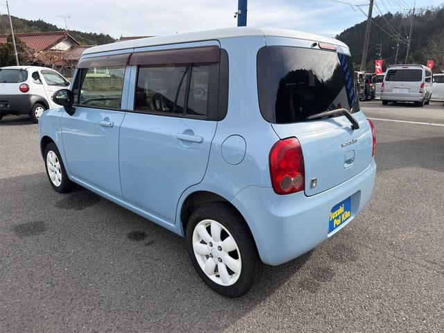 アルトラパン Ｘ　ナビゲーション　フルセグＴＶ　Ｂｌｕｅｔｏｏｔｈ　プッシュスタート　ベンチシート　エアコン　アルミホイール（13枚目）