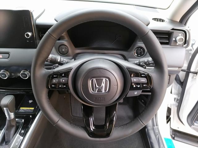 ヴェゼル ｅ：ＨＥＶ　Ｚ　登録済未使用車　Ｈｏｎｄａ　ＣＯＮＮＥＣＴディスプレー＋ＥＴＣ２．０車載器＋ワイヤレス充電器　ＬＥＤヘッドライト　前席シートヒーター／ステアリングヒータ　電子パーキングブレーキ　スマートキー（14枚目）