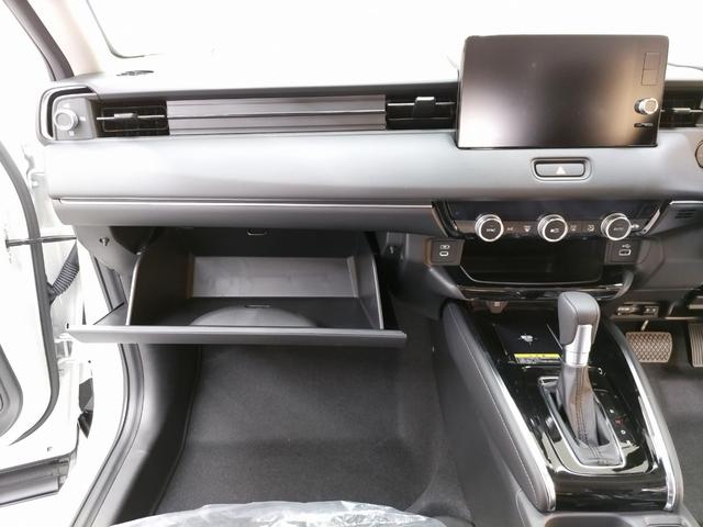 ヴェゼル ｅ：ＨＥＶ　Ｚ　登録済未使用車　Ｈｏｎｄａ　ＣＯＮＮＥＣＴディスプレー＋ＥＴＣ２．０車載器＋ワイヤレス充電器　ＬＥＤヘッドライト　前席シートヒーター／ステアリングヒータ　電子パーキングブレーキ　スマートキー（23枚目）