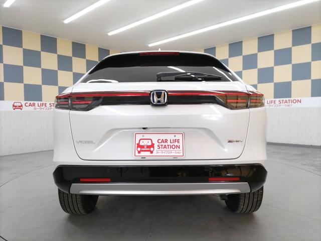 ヴェゼル ｅ：ＨＥＶ　Ｚ　登録済未使用車　Ｈｏｎｄａ　ＣＯＮＮＥＣＴディスプレー＋ＥＴＣ２．０車載器＋ワイヤレス充電器　ＬＥＤヘッドライト　前席シートヒーター／ステアリングヒータ　電子パーキングブレーキ　スマートキー（63枚目）