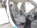 ｅ：ＨＥＶ　Ｚ　登録済未使用車　Ｈｏｎｄａ　ＣＯＮＮＥＣＴディスプレー＋ＥＴＣ２．０車載器＋ワイヤレス充電器　ＬＥＤヘッドライト　前席シートヒーター／ステアリングヒータ　電子パーキングブレーキ　スマートキー（57枚目）