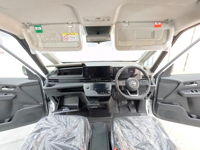 セレナ e-パワー ハイウェイスターV アラウンドビューモニター+ルームミラー+ドラレコ+LEDヘッドライト+日産ナビ+ETC2.0+SOSコール 登録済未使用車(9枚目)