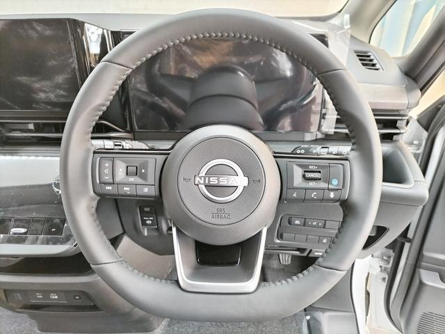 セレナ e-パワー ハイウェイスターV アラウンドビューモニター+ルームミラー+ドラレコ+LEDヘッドライト+日産ナビ+ETC2.0+SOSコール 登録済未使用車(16枚目)