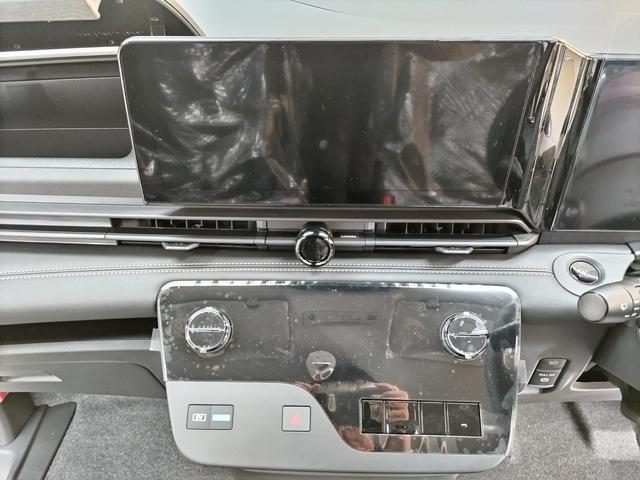 セレナ e-パワー ハイウェイスターV アラウンドビューモニター+ルームミラー+ドラレコ+LEDヘッドライト+日産ナビ+ETC2.0+SOSコール 登録済未使用車(26枚目)