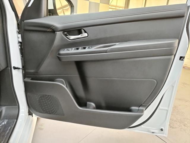 セレナ e-パワー ハイウェイスターV アラウンドビューモニター+ルームミラー+ドラレコ+LEDヘッドライト+日産ナビ+ETC2.0+SOSコール 登録済未使用車(56枚目)