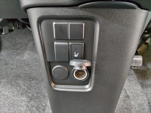 ワゴンR FX 届出済未使用車 DCBS(予防安全機能) 誤発進抑制機能 電動格納ドアミラー プッシュスタート キーレス 運転席シートヒーター ベンチシート オートエアコン 助手席シートアンダーボックス(17枚目)