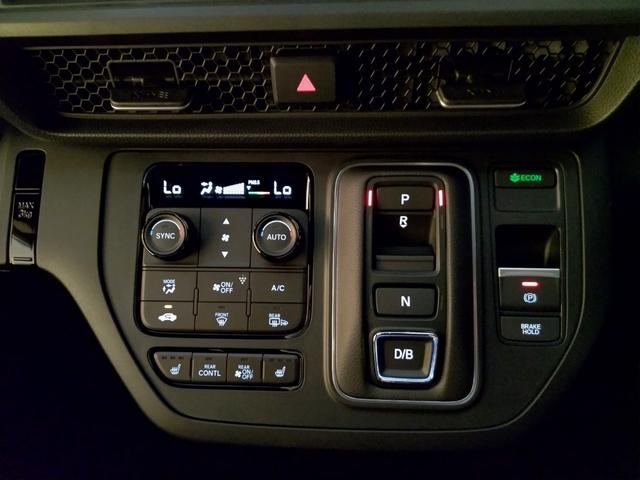 ステップワゴン ｅ：ＨＥＶスパーダ　プレミアムライン　７人乗り　登録済未使用車（12枚目）