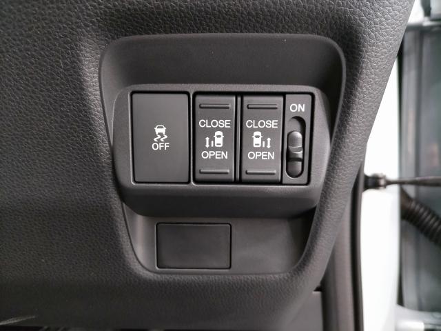 フリード ｅ：ＨＥＶエアー　ＥＸ　登録済未使用車（17枚目）