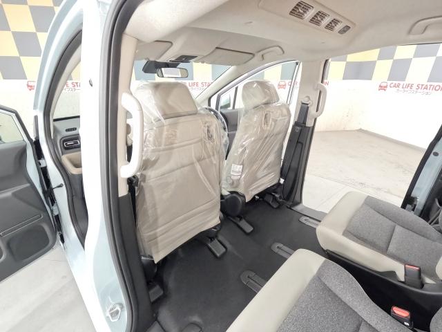 フリード ｅ：ＨＥＶエアー　ＥＸ　登録済未使用車（42枚目）