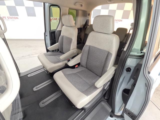 フリード ｅ：ＨＥＶエアー　ＥＸ　登録済未使用車（43枚目）