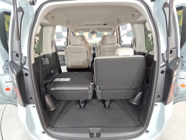 フリード ｅ：ＨＥＶエアー　ＥＸ　登録済未使用車（54枚目）