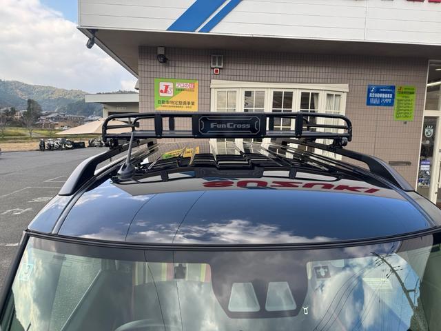 タント ファンクロス　ルーフキャリア　純正ナビ　ドライブレコーダー　ＥＴＣ　バックカメラ　両側電動スライドドア　足マット　シートカバー　バイザー　ドアハンドルプロテクト　ドアアウターハンドル　サイドアンダーガーニッシュ（3枚目）