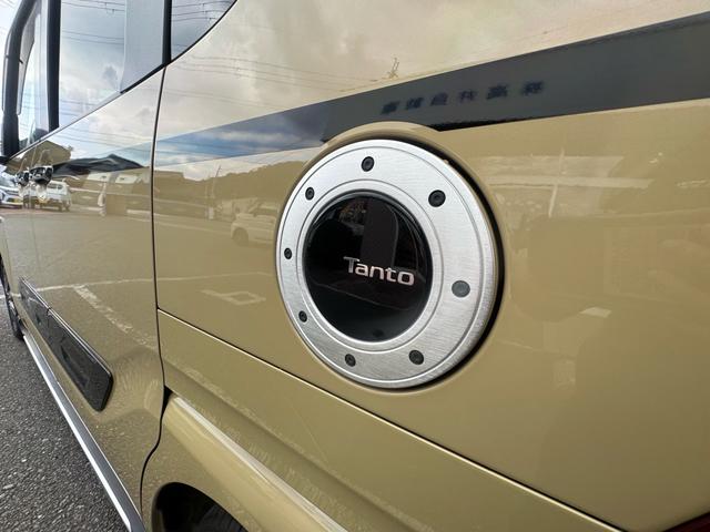 タント ファンクロス　ルーフキャリア　純正ナビ　ドライブレコーダー　ＥＴＣ　バックカメラ　両側電動スライドドア　足マット　シートカバー　バイザー　ドアハンドルプロテクト　ドアアウターハンドル　サイドアンダーガーニッシュ（7枚目）