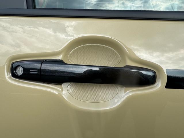 タント ファンクロス　ルーフキャリア　純正ナビ　ドライブレコーダー　ＥＴＣ　バックカメラ　両側電動スライドドア　足マット　シートカバー　バイザー　ドアハンドルプロテクト　ドアアウターハンドル　サイドアンダーガーニッシュ（8枚目）