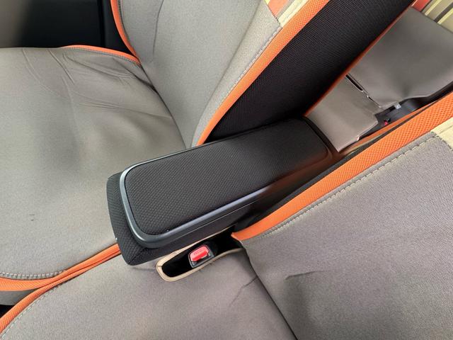 タント ファンクロス　ルーフキャリア　純正ナビ　ドライブレコーダー　ＥＴＣ　バックカメラ　両側電動スライドドア　足マット　シートカバー　バイザー　ドアハンドルプロテクト　ドアアウターハンドル　サイドアンダーガーニッシュ（49枚目）