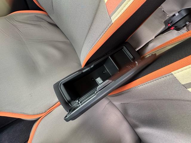 タント ファンクロス　ルーフキャリア　純正ナビ　ドライブレコーダー　ＥＴＣ　バックカメラ　両側電動スライドドア　足マット　シートカバー　バイザー　ドアハンドルプロテクト　ドアアウターハンドル　サイドアンダーガーニッシュ（50枚目）