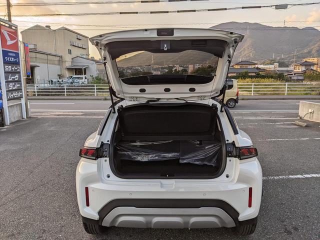 フロンクス １．５　全方位カメラディスプレイオーディオ　フルセグテレビ　ＨＤＭＩ入力　ＵＳＢポート　テレビキャンセラー　スズキコネクト　ＥＴＣ車載器　登録済未使用車　スズキセーフティサポート　スマホワイヤレス充電（12枚目）