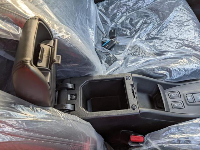 フロンクス １．５　全方位カメラディスプレイオーディオ　フルセグテレビ　ＨＤＭＩ入力　ＵＳＢポート　テレビキャンセラー　スズキコネクト　ＥＴＣ車載器　登録済未使用車　スズキセーフティサポート　スマホワイヤレス充電（34枚目）