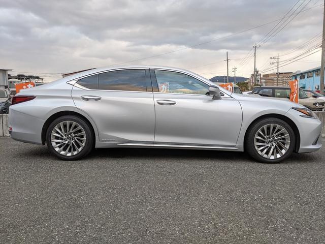 ES ES300h バージョンL 黒革エアシート サンルーフ マークレビンソンTVナビ パノラマビューモニター(4枚目)