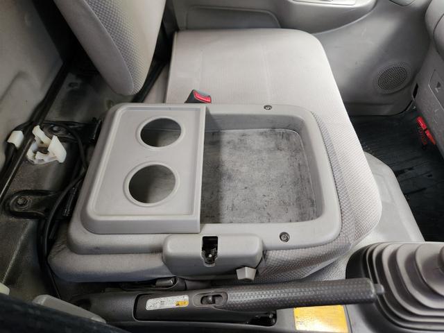 トヨエース 　ジャストロー　ダブルタイヤ　積載量１５００キロ　軽油　ＭＴ　ワンセグＴＶ（28枚目）