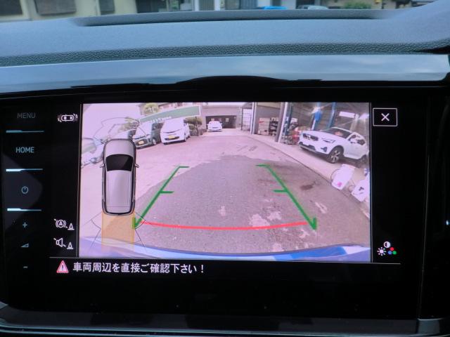 Ｔ－クロス ＴＳＩ　スタイル　デザインパッケージ・メーカーナビ・バックモニター・ＥＴＣ・ＬＥＤヘッドライト・アクティブインフォディスプレイ・ＩＱドライブ・プッシュスタート・ルーフレール・アダプティブクルーズコントロール（9枚目）
