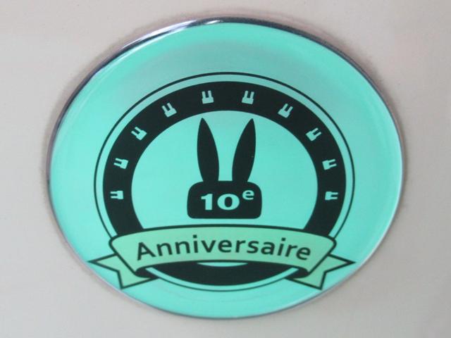 アルトラパン １０ｔｈアニバーサリーリミテッド　誕生１０周年記念車　専用エンブレム　フロントメッキグリル　メッキドアハンドル　プレミアムＵＶカットドアガラス　本革巻ステアリングホイール　シートヒーター　ケンウッドナビＴＶ　ＥＴＣ　スマートキー　禁煙（78枚目）