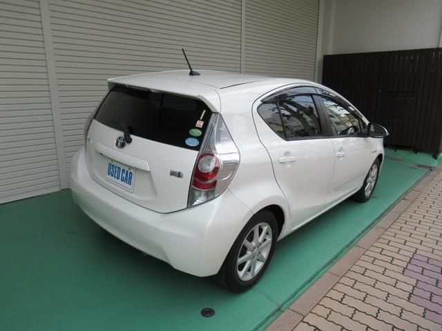 アクア Ｇ　ライムホワイトパールクリスタルシャイン　実走行４２０００ｋｍ台　シートヒーター　トヨタ純正ナビＴＶ　Ｂｌｕｅｔｏｏｔｈオーディオ　ハンズフリー　バックカメラ　ＥＴＣ　スマートキー　ワンオーナー　禁煙（5枚目）