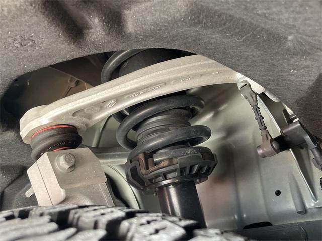 ディフェンダー ９０　４ＷＤ　３００ＰＳ　前後ドライブレコーダー　全周囲カメラ　クリアランスソナー　アダプティブクルーズ　衝突被害軽減システム　ナビ　オートライト　ＬＥＤヘッドランプ　１８インチアルミ　スマートキー（77枚目）