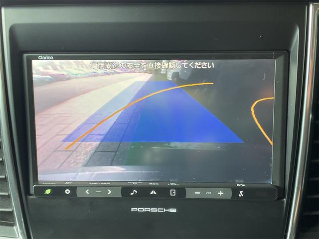 パナメーラ Ｓ　ハイブリッド　ＥＴＣ　クリアランスソナー　オートクルーズコントロール　バックカメラ　ナビ　フルセグＴＶ　アルミホイール　オートライト　ＨＩＤ　サンルーフ　ＡＴ　シートヒーター　シートエアコン　キーレスエントリー（5枚目）