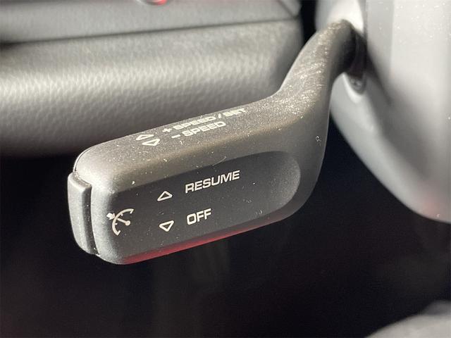 パナメーラ Ｓ　ハイブリッド　ＥＴＣ　クリアランスソナー　オートクルーズコントロール　バックカメラ　ナビ　フルセグＴＶ　アルミホイール　オートライト　ＨＩＤ　サンルーフ　ＡＴ　シートヒーター　シートエアコン　キーレスエントリー（9枚目）