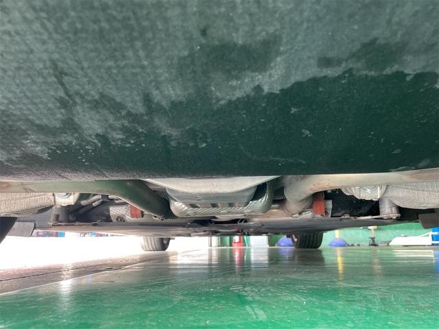 パナメーラ Ｓ　ハイブリッド　ＥＴＣ　クリアランスソナー　オートクルーズコントロール　バックカメラ　ナビ　フルセグＴＶ　アルミホイール　オートライト　ＨＩＤ　サンルーフ　ＡＴ　シートヒーター　シートエアコン　キーレスエントリー（17枚目）