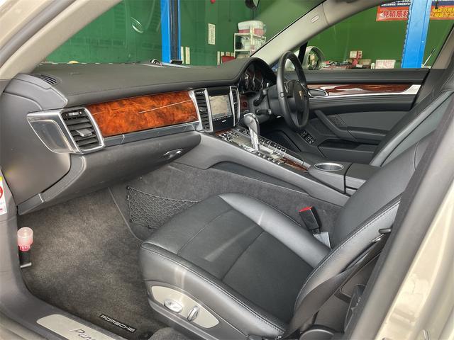 パナメーラ Ｓ　ハイブリッド　ＥＴＣ　クリアランスソナー　オートクルーズコントロール　バックカメラ　ナビ　フルセグＴＶ　アルミホイール　オートライト　ＨＩＤ　サンルーフ　ＡＴ　シートヒーター　シートエアコン　キーレスエントリー（37枚目）